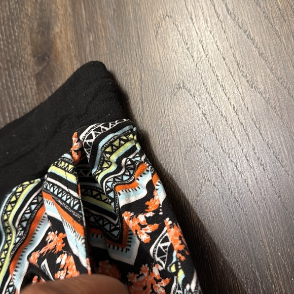 EYE CANDY FLORAL JOGGERS SIZE 2X - Picture 5 of 6